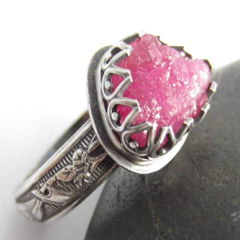 Rubin Im Rohstein Ring - Größe 6, 5 in Sterling Silber von ColoredRock