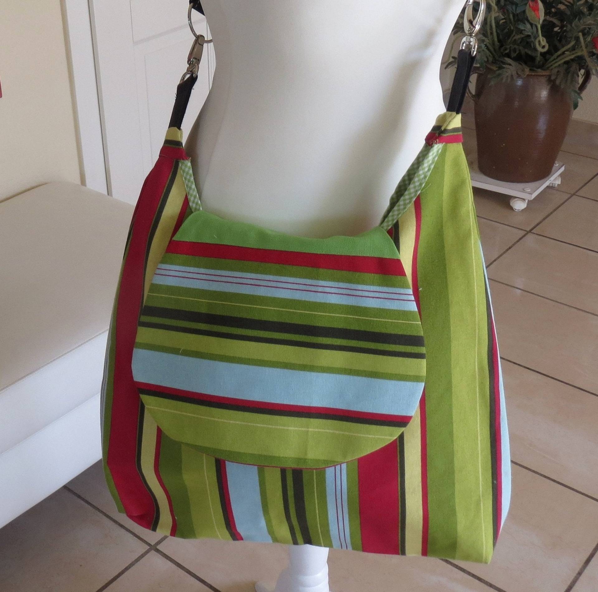 Schultertasche " Streifenpower" von ColoremotionsCO