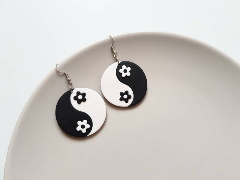 Handgemachte Yin Yang Ohrringe Polymer Clay Statement Schmuck Handgemachte Yin Yang Ohrringe Polymer Clay Statement Schmuck von ColoreriaStudio