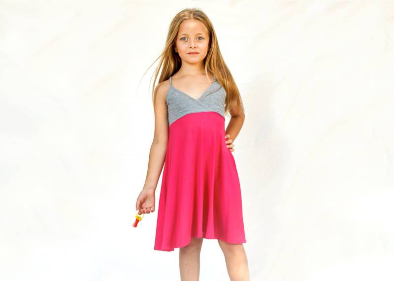 Rosa Offenes Rückenkleid Für Mädchen - Pinkes Halfterkleid Sommerblumenkleid von ColoresForYou