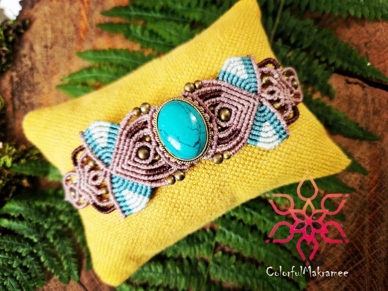 Makramee Macramé Armband Festivalschmuck Makrameearmband Türkis Imitat Bohemian Hippie Ethno Schutzstein Ethnoarmband von ColorfulMakramee