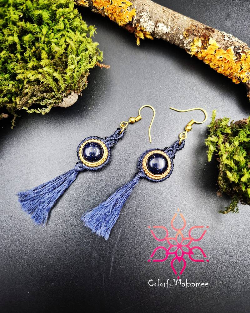 Makramee Macramé Ohrringe Ohrhänger Ohrschmuck Hängeohrringe Ethno Festivalschmuck Hippie Bohemian Quaste Blaufluss Glitzer von ColorfulMakramee