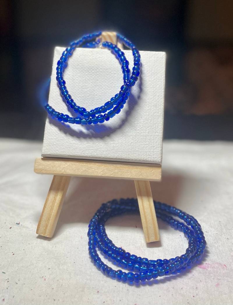 Blaues Perlenarmband von ColorfulWearableArt
