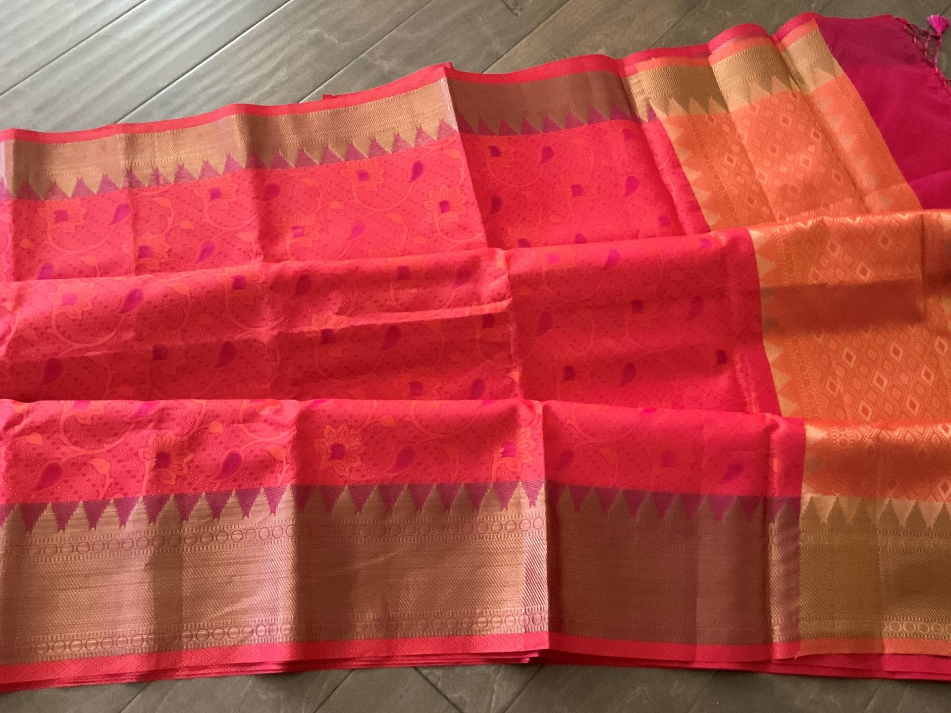 Kora Seide Banarasi Kora Seide Banarasi von ColorsByRini