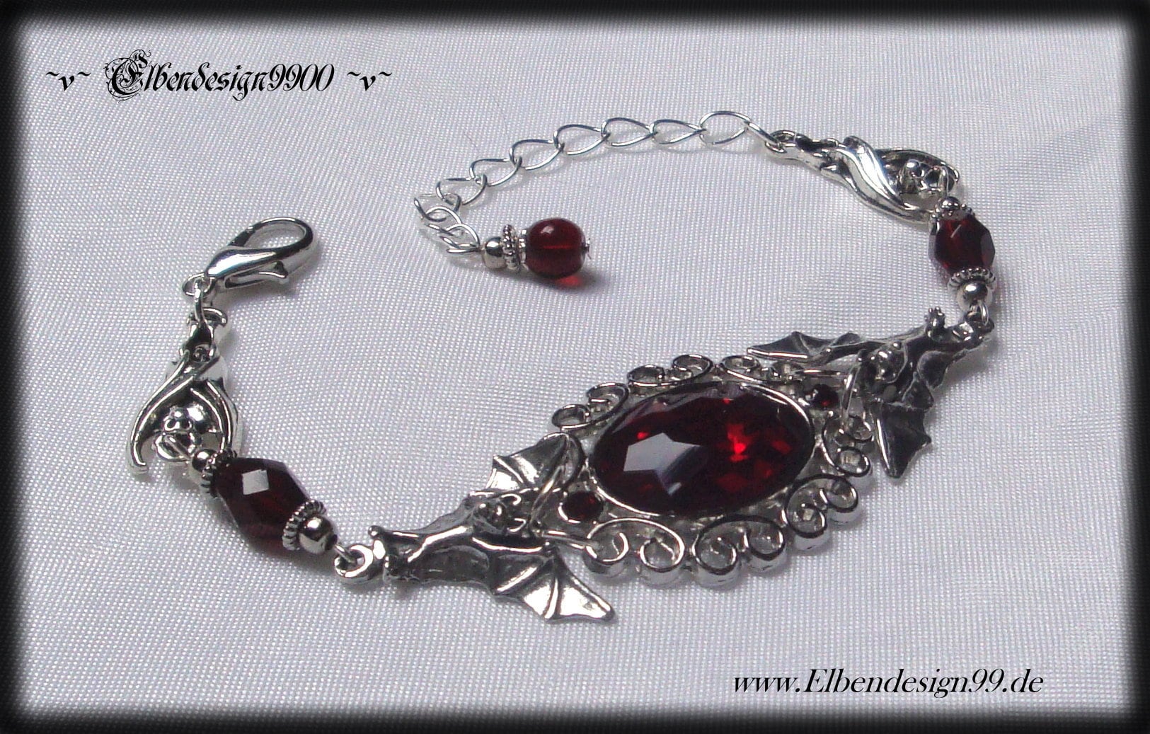 Armband Vampir Elbendesign99 Armschmuck Mit Dunkelroten Strasssteinen Und Fledermäusen Handschmuck Steampunk Gothic Armband Vampir Elbendesign99 Armschmuck Mit Dunkelroten Strasssteinen Und Fledermäusen Handschmuck Steampunk Gothic von ColorsofElbendesign