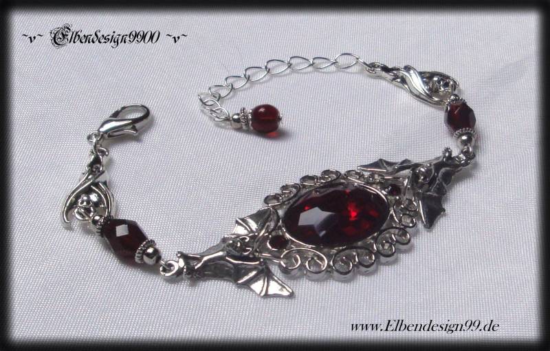 Armband Vampir Elbendesign99 Armschmuck Mit Dunkelroten Strasssteinen Und Fledermäusen Handschmuck Steampunk Gothic von ColorsofElbendesign