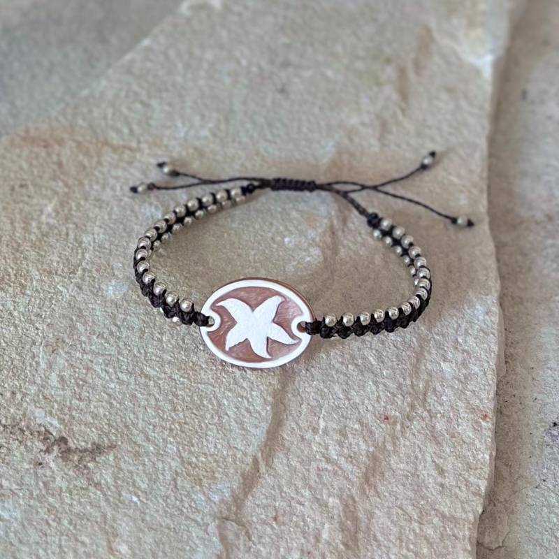 Braunes Makramee Shamballa Armband Mit Handgeschnitzter Seestern Kamee Und Silberperlen, Silber Sterling 925 von ColouredCat