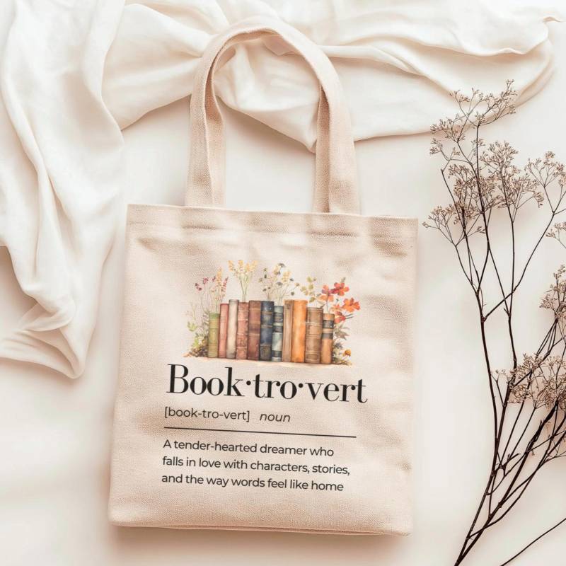 Booktrovert Defintion Tote Bag | Cute Readers Gift Cotton Vintage Floral Books Aesthetic Bookish For Booklover von ColourfulAnni