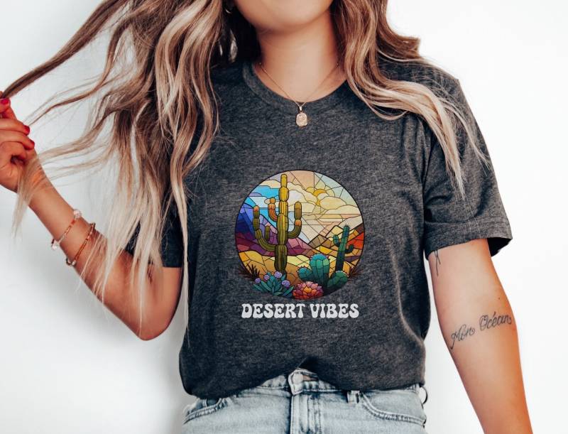 Desert Vibes T-Shirt | Cool Cactus Shirt Plantlover Cute Gift For Cactus Lover von ColourfulAnni