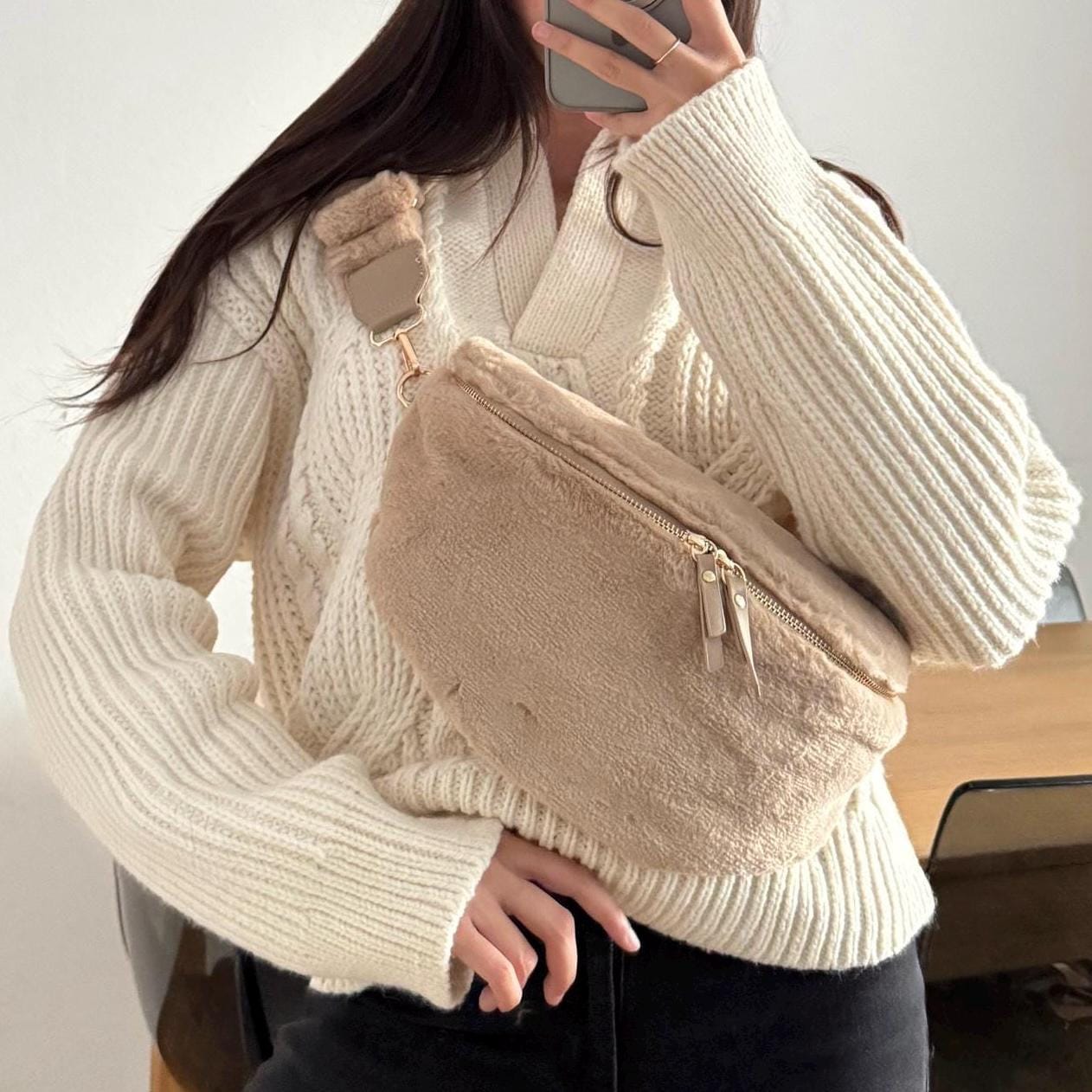 Felltasche Crossbody Bag , Flauschige Teddyfell Tasche, Damen Plüsch Schultertasche Kuschelige Tasche Für Den Alltag, Umhängetasche Beige von ColourfulStyle