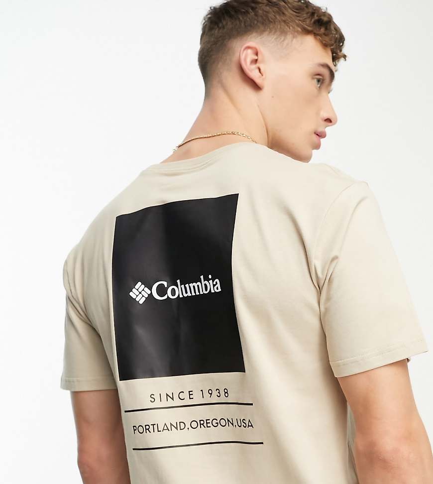 Columbia - Barton Springs - T-Shirt in Beige mit Rückenprint, exklusiv bei ASOS-Neutral von Columbia
