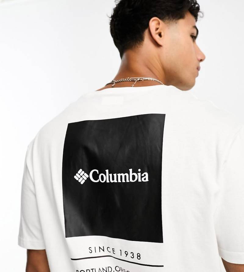 Columbia - Barton Springs - T-Shirt in Weiß mit Rückenprint, exklusiv bei ASOS von Columbia