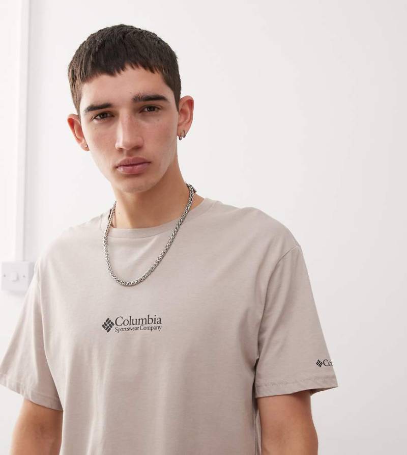 Columbia - CSC - Basic-T-Shirt in Braun mit Logo von Columbia