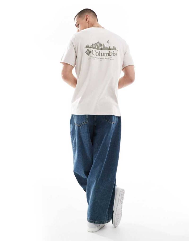 Columbia - Hageman - T-Shirt in Beige mit Grafikprint-Neutral von Columbia