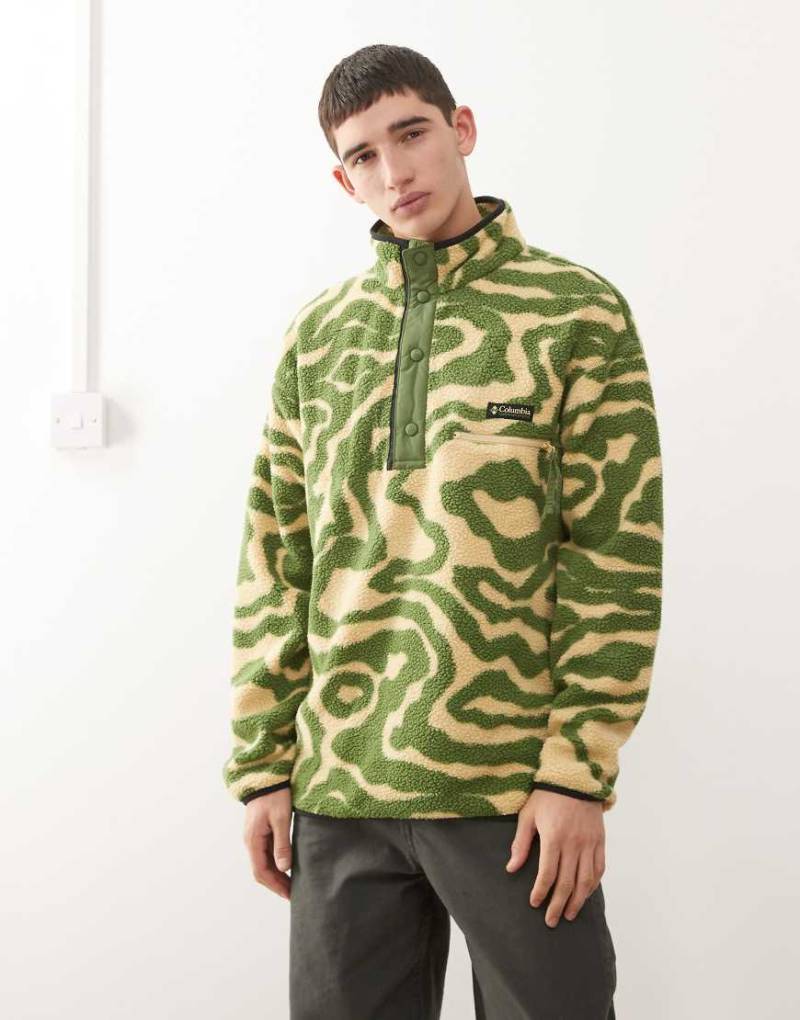 Columbia - Helvetia - Fleece-Sweatshirt in Grün und Beige mit kurzer Druckknopfleiste und Wirbelmuster von Columbia