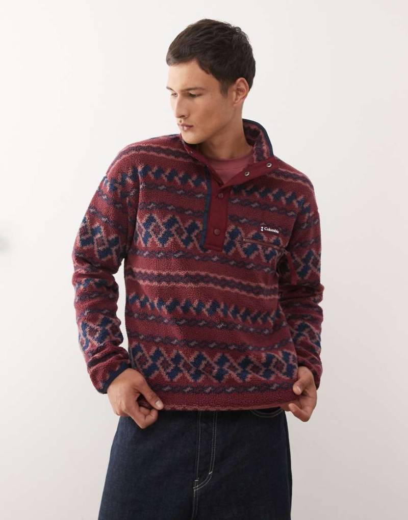 Columbia - Helvetia II - Gemustertes Fleece-Sweatshirt in Burgunderrot mit kurzer Druckknopfleiste von Columbia