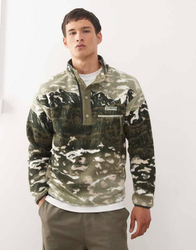 Columbia - Helvetia II - Gemustertes Fleece-Sweatshirt in Grün mit kurzer Druckknopfleiste von Columbia