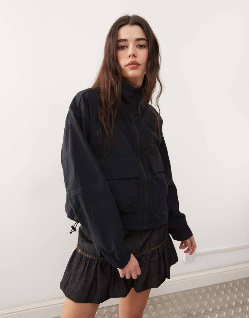 Columbia - Paracutie - Cropped Cargo-Windjacke in Schwarz von Columbia