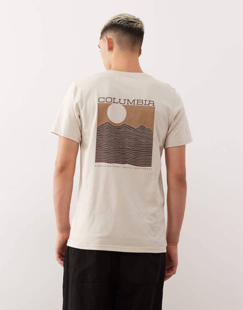 Columbia - Rapid Ridge - T-Shirt in Beige mit Grafikprint auf dem Rücken-Neutral von Columbia