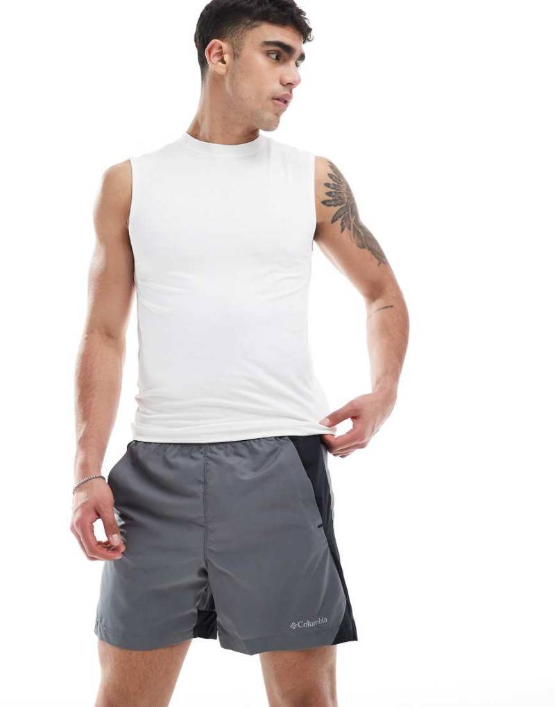 Columbia - Three Pitch - Shorts in Grau und Schwarz von Columbia