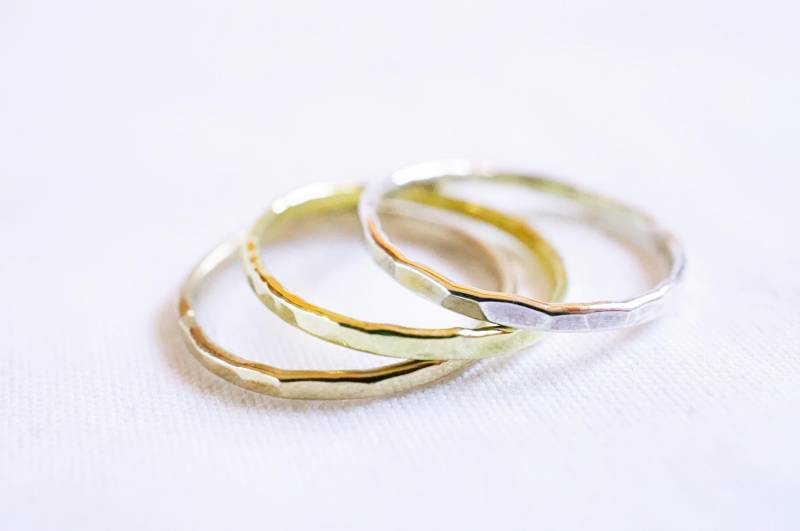 Dünne Gehämmerte Ringe Dünne Gehämmerte Ringe von CombineandCreate