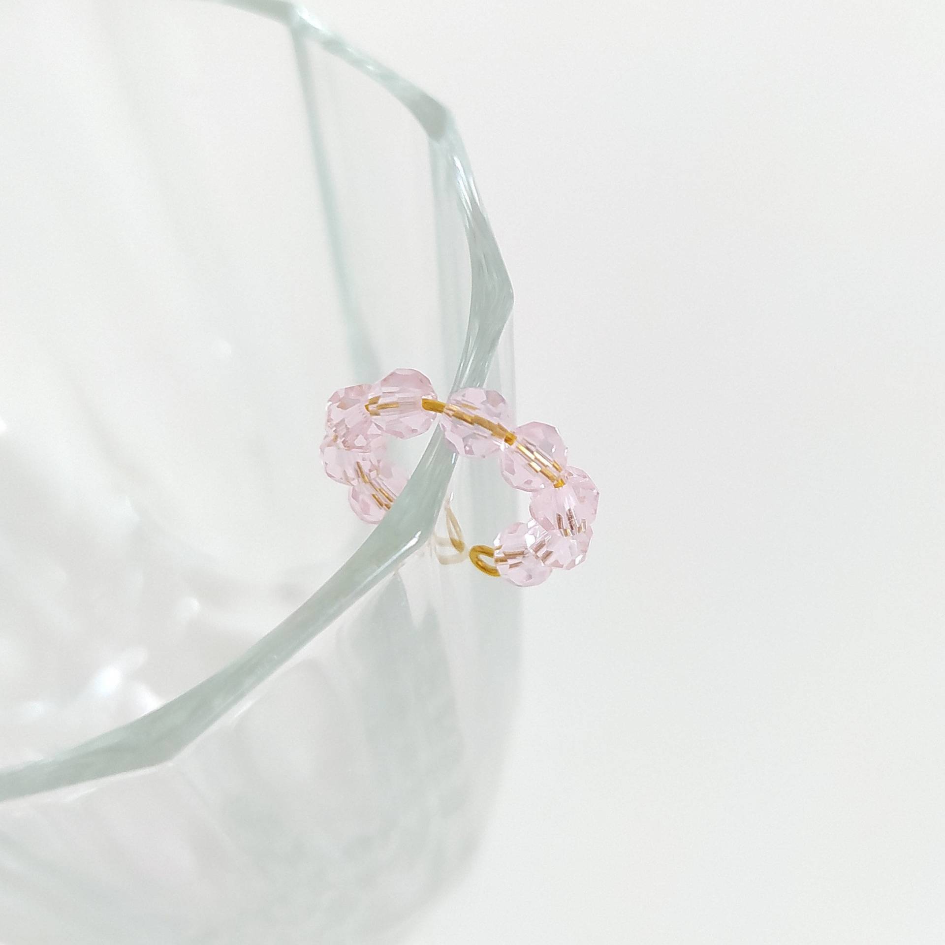 Ear Cuff Piercing Mit Glasschliff Perlen | Ohrklemme Offener Ring Rosa Fake Orbital Conch Gold Kreis Ohrring Zum Anstecken Clip On Ear Cuff Piercing Mit Glasschliff Perlen | Ohrklemme Offener Ring Rosa Fake Orbital Conch Gold Kreis Ohrring Zum Anstecken Clip On von CombinedColours