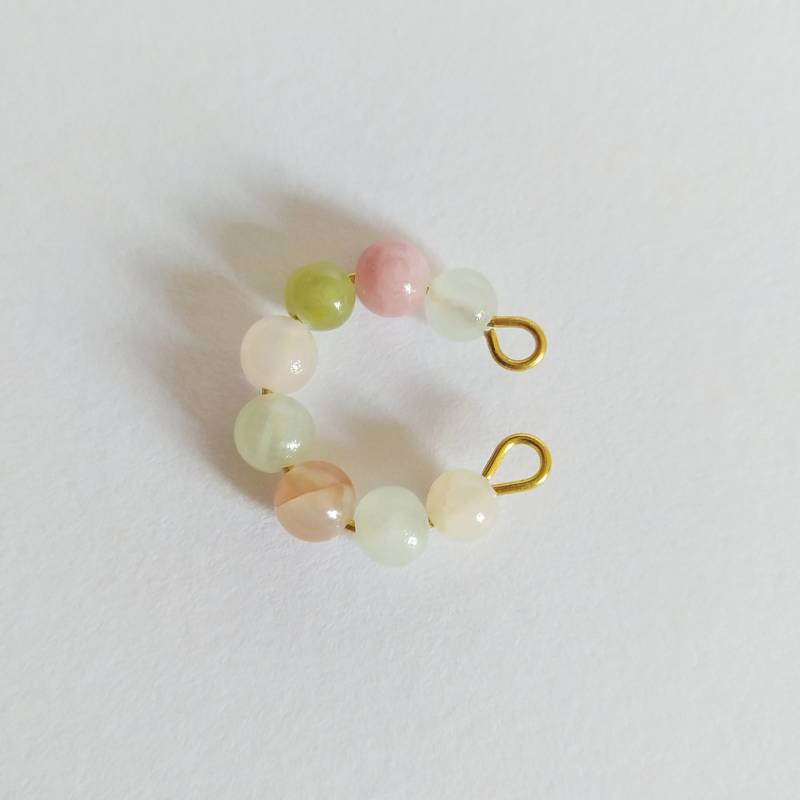 Ohr Cuff Piercing Mit Jadeperlen, Ohrklemme Offener Kreis Pastell Jade, Fake Conch Silber, Ohrringe Zum Anstecken von CombinedColours