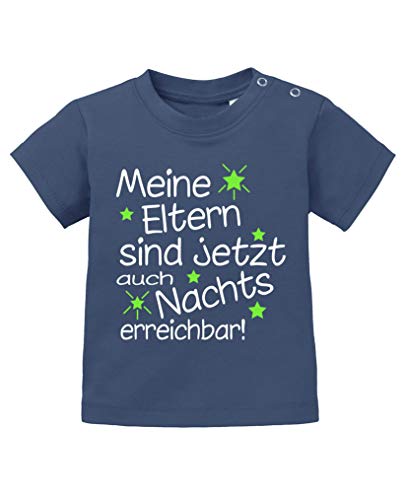 Comedy Shirts - Meine Eltern sind jetzt auch Nachts erreichbar! - Baby T-Shirt - Navy/Weiss-Neongrün Gr. 80/86 von Comedy Shirts