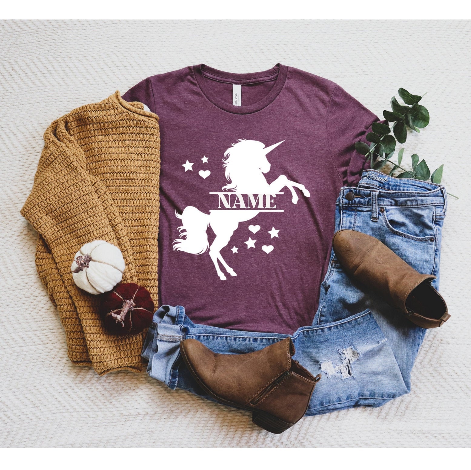 Einhorn Namensshirt, T-Shirt, Liebhaber Geburtstag Mädchen Geschenk, Custom Tshirt von ComfyShirtsUS