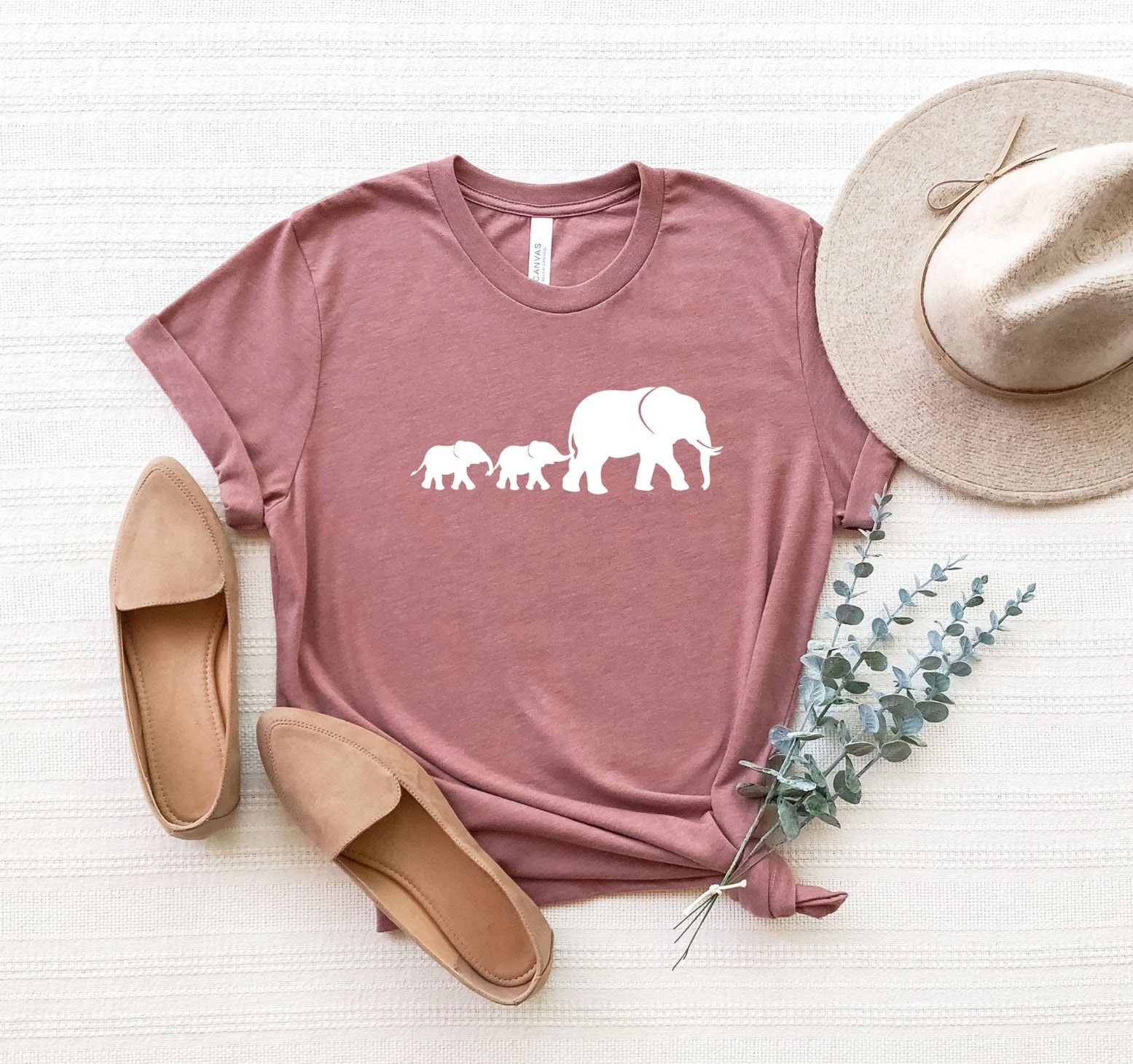 Mama Elefant Shirt, Und Baby T-Shirt, Lustiges Animal Lover Lustige Geschenk Für Mama, Muttertagsshirt, Elefanten T-Shirt von ComfyShirtsUS