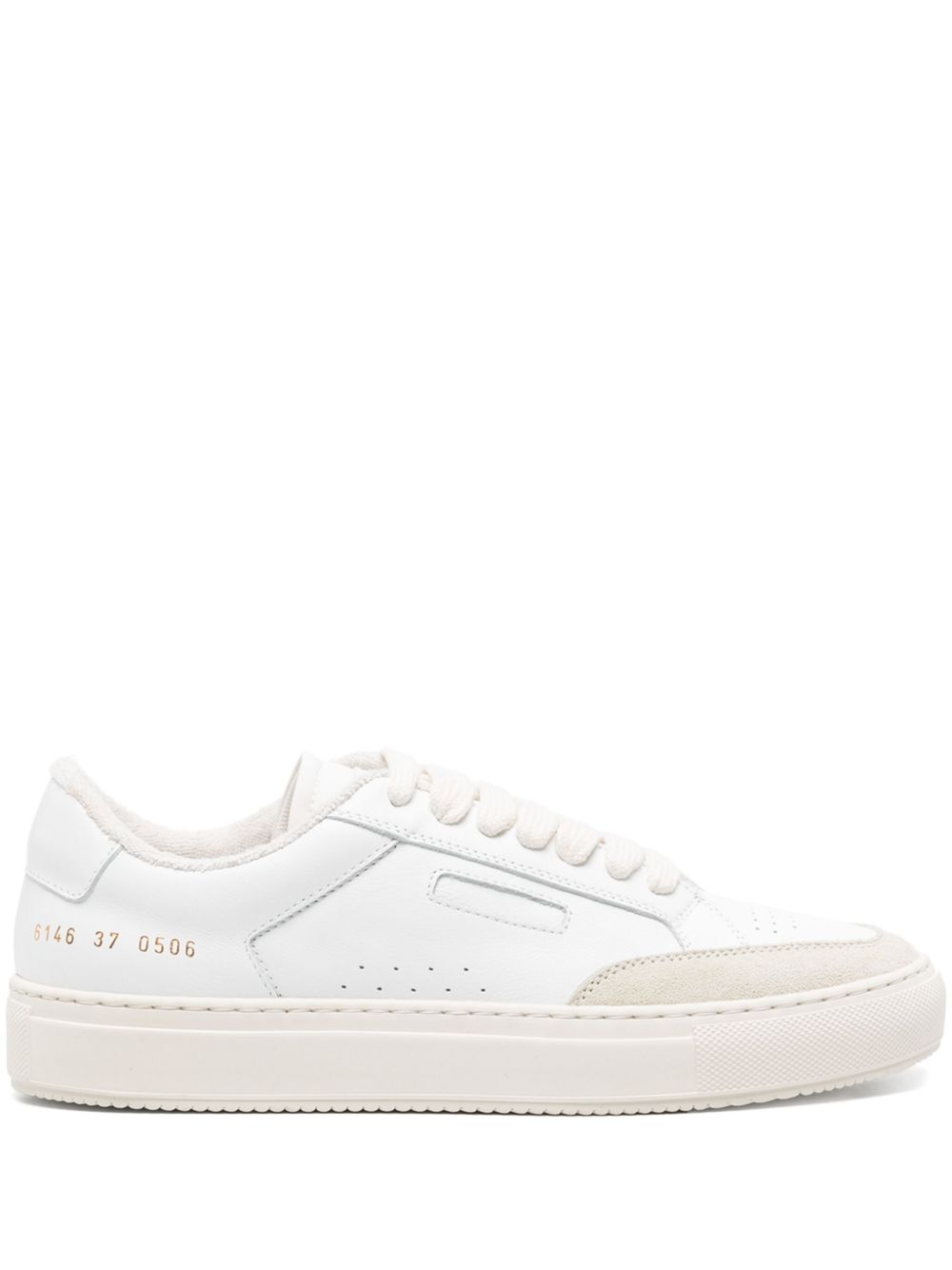 Common Projects Sneakers mit Stempelnummern - Weiß von Common Projects