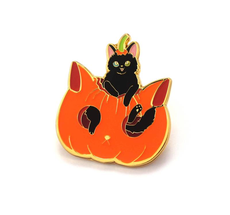Schwarze Katze Emaille Pin Halloween Kürbis von Compoco