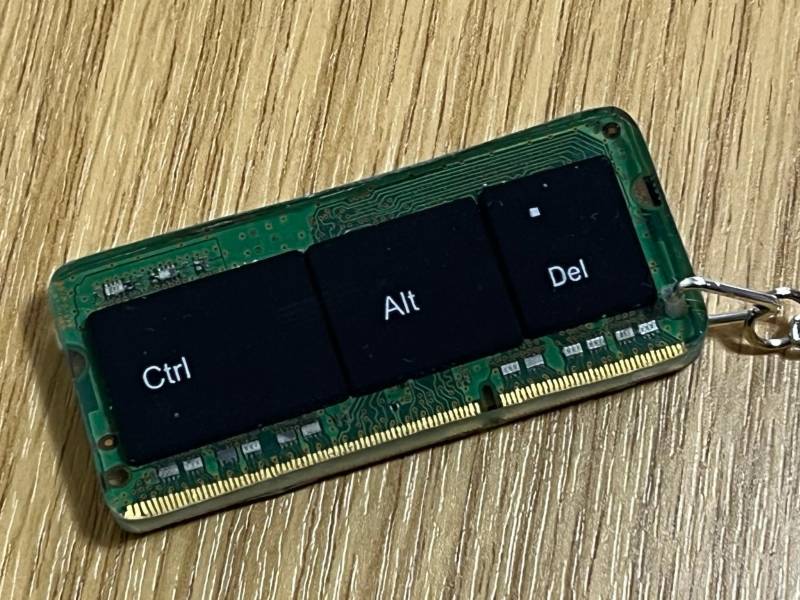 Recycelter Computer Memory Schlüsselanhänger Mit Strg Alt Del Tasten in Harz. Ideales Geschenk Für Computer-Geek-Programmierer von ComputerCuriosities