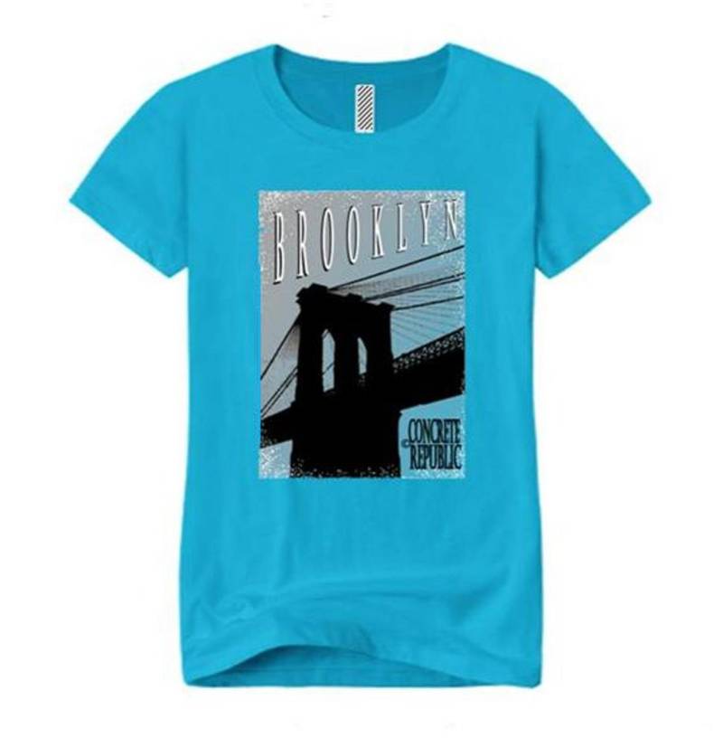 Womens Brooklyn Bridge Crew Hals T-Shirt Wandbild Stil Grafik-Verschiedene Stilvolle Farben | Größen Sm-4x von ConcreteRepublicNYC