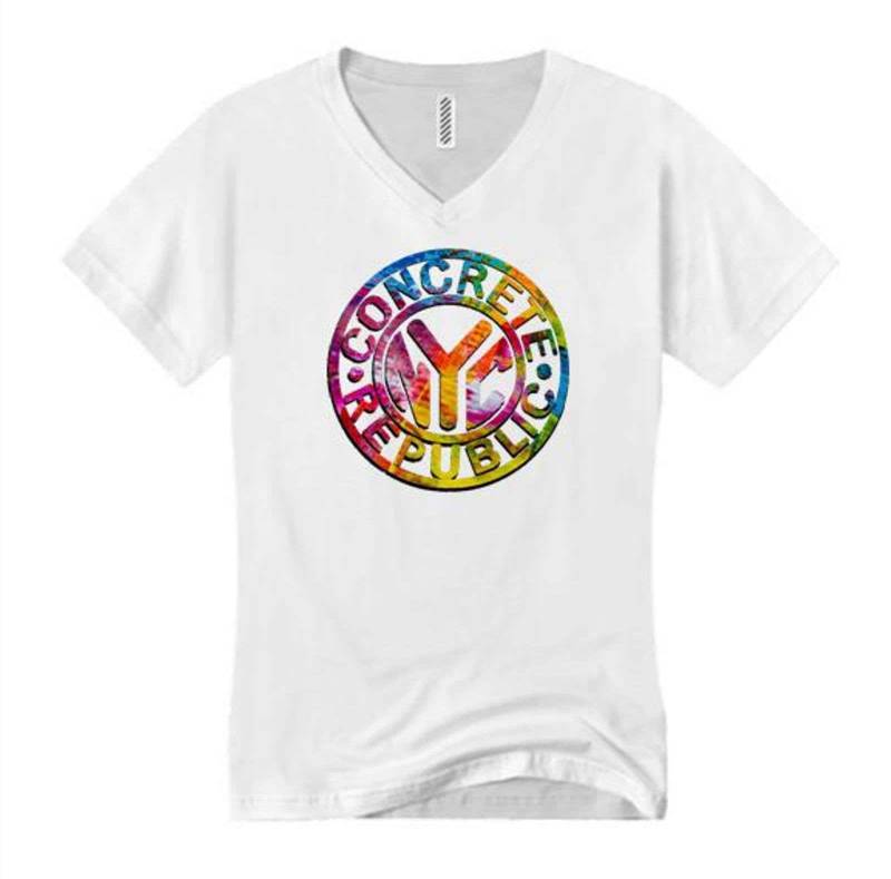 Womens Graffiti/Hip Hop Inspirierte V-Neck-T-Shirts " Subway Token Grafisch Sortierte Farben | Größen Sm-4x von ConcreteRepublicNYC