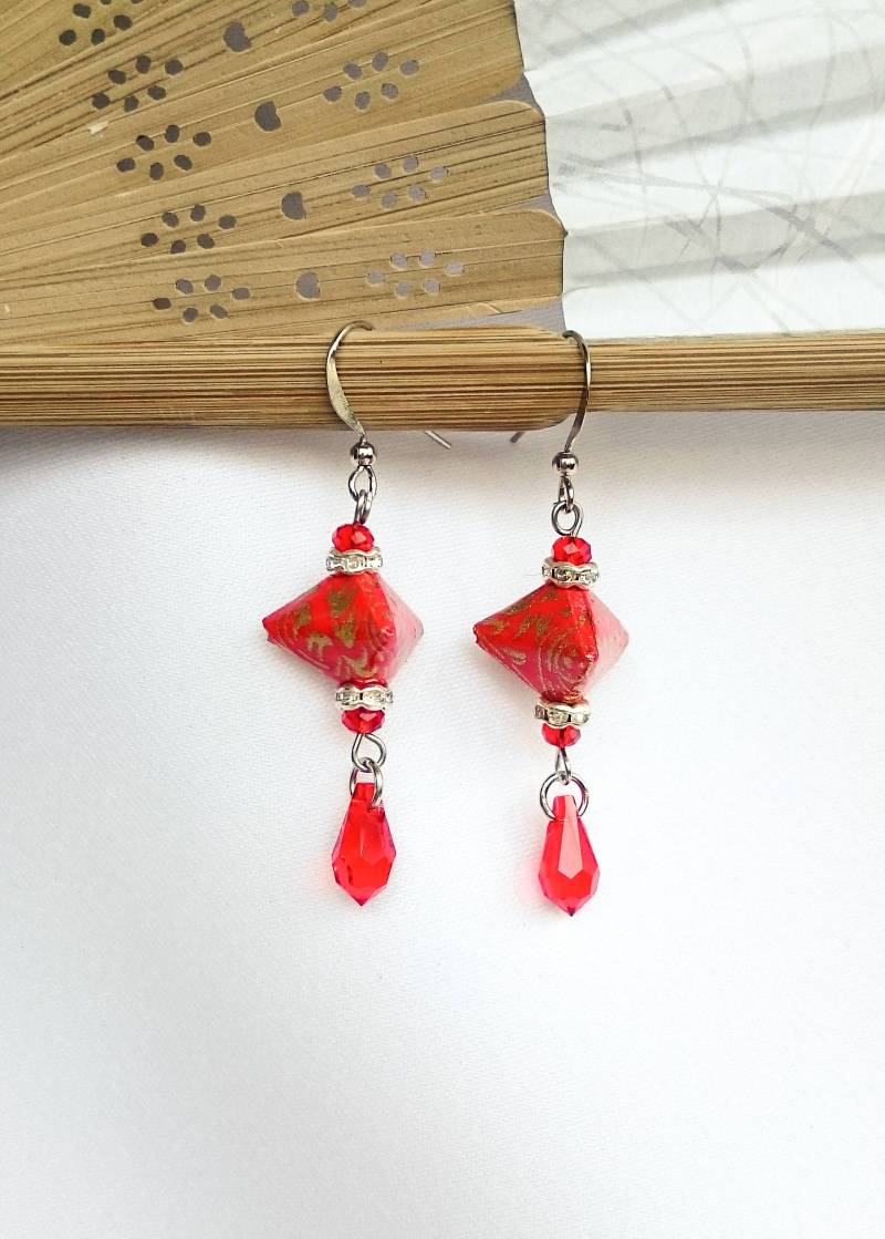 Ea07 Origami Bachang Ohrringe Mit Swarovski-Kristallen, Fa59Red, Geschenk, Asiatisch, Hochzeit Brautjungfer Tägliche Party Ea07 Origami Bachang Ohrringe Mit Swarovski-Kristallen, Fa59Red, Geschenk, Asiatisch, Hochzeit Brautjungfer Tägliche Party von Conetira