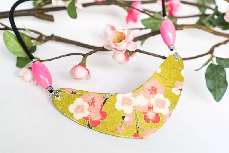 Gold Floral Bib Halskette Asiatisch Style Party Schmuck Gold Floral Bib Halskette Asiatisch Style Party Schmuck von Conetira