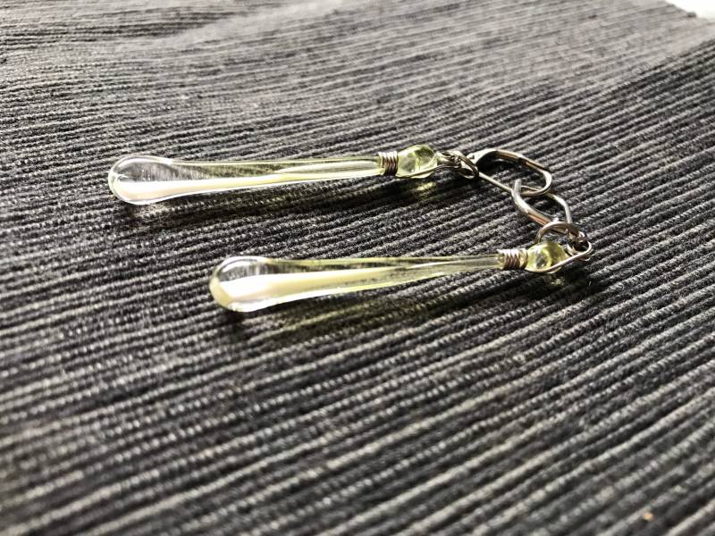 Ohrringe Mit Basis Aus Glas Und Edelstahl, 3 Zoll Lang Ohrringe Mit Basis Aus Glas Und Edelstahl, 3 Zoll Lang von ConfectionJ