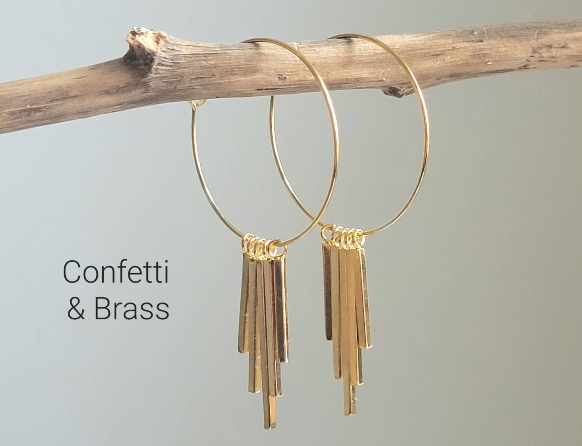 Goldene Edelstahl Creolen Mit 5 Stiften Goldene Edelstahl Creolen Mit 5 Stiften von ConfettiAndBrass