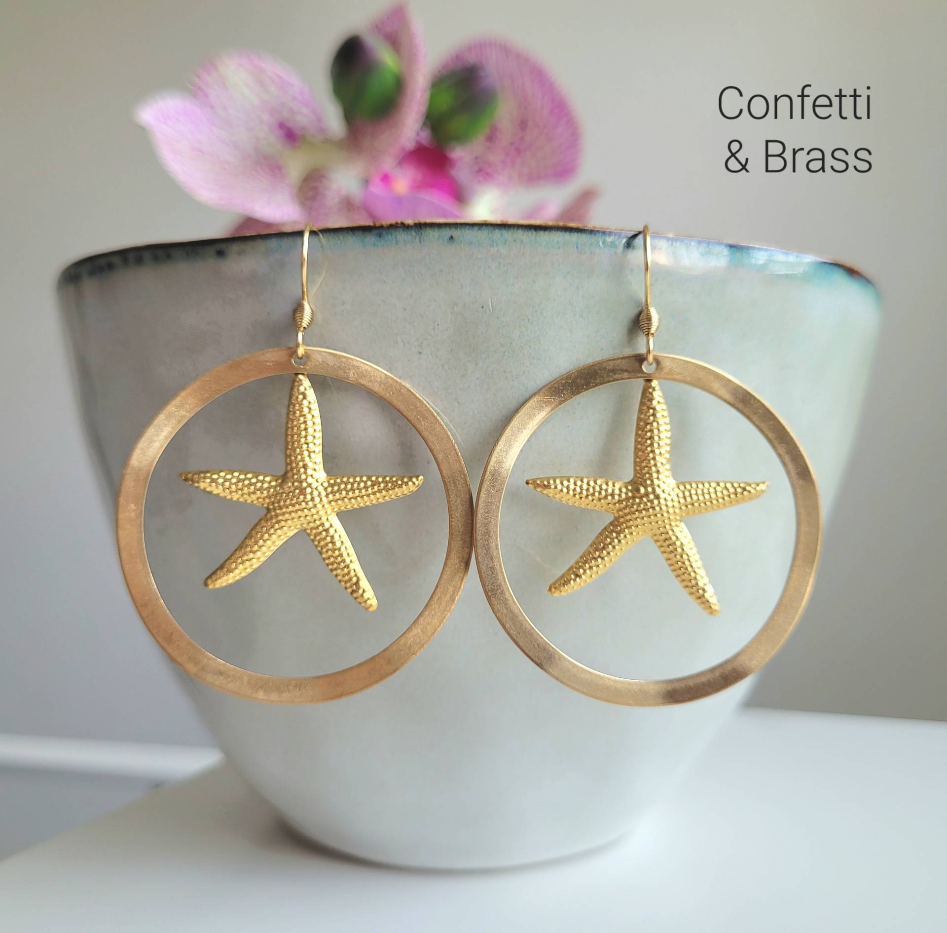 Grosse Goldene Seestern Ohrringe Mit Edelstahl Ohrhaken Grosse Goldene Seestern Ohrringe Mit Edelstahl Ohrhaken von ConfettiAndBrass