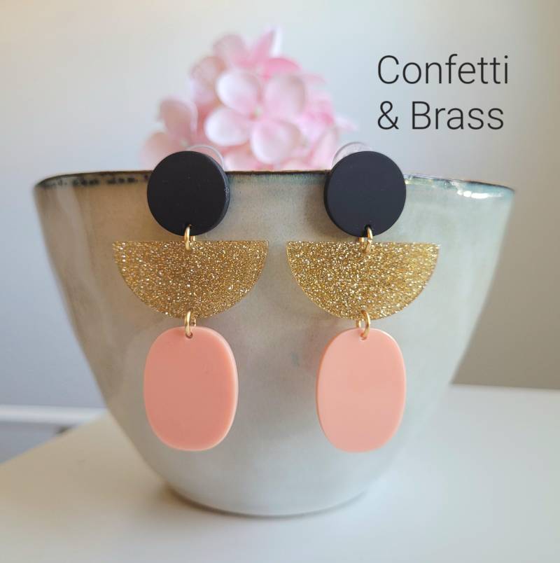 Grosse Ohrringe Mit Acryl in Schwarz Gold Und Rosa Grosse Ohrringe Mit Acryl in Schwarz Gold Und Rosa von ConfettiAndBrass