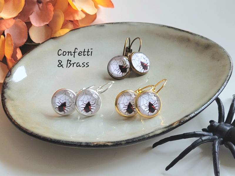 Halloween Ohrringe Fasching Hexen Grusel Mit Spinne Im Spinnennetz in Edelstahl Brisur von ConfettiAndBrass