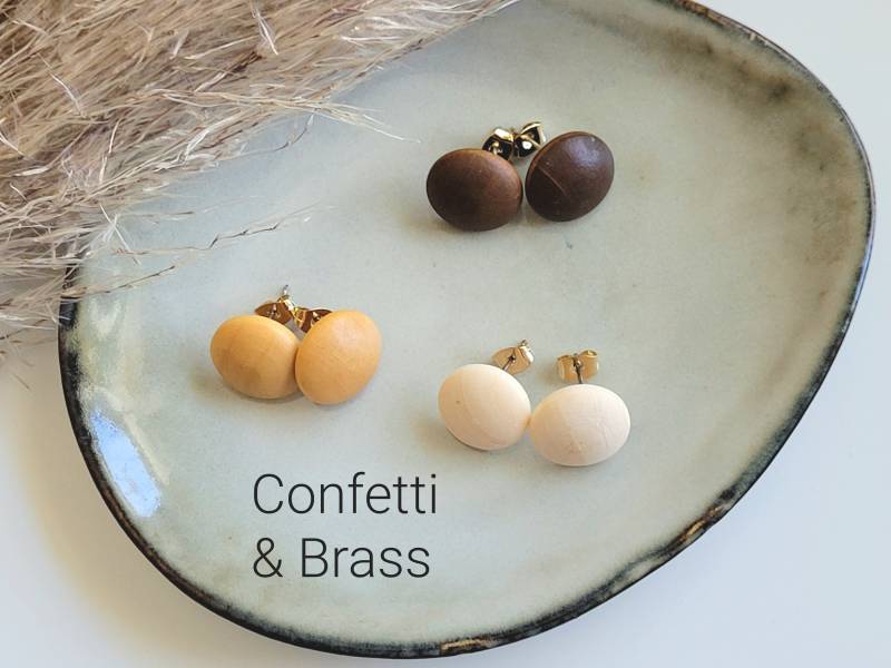 Holzohrstecker in 3 Brauntönen von ConfettiAndBrass