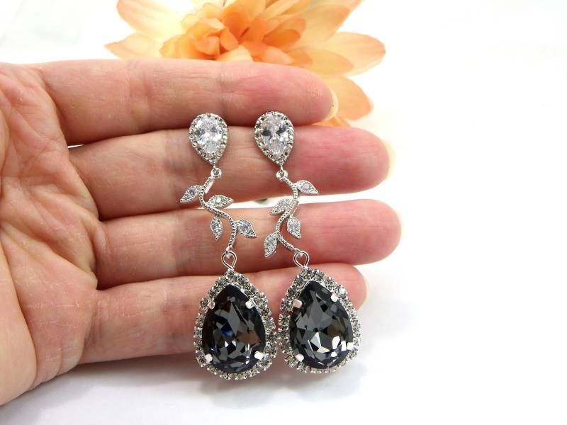 Anthrazitfarbene Vine Ohrringe, Dunkelgraue Swarovski Kristall Schwarzer Diamant Halskette Und Zirkon Braut Accessoires von ConfidentBrides