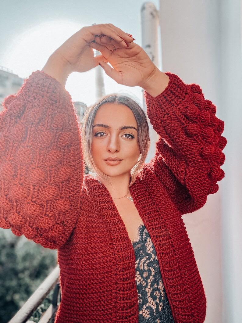 Chunky Dreamy Pom-Pom Cardigan Aus Wolle von ConfidentOneOfficial