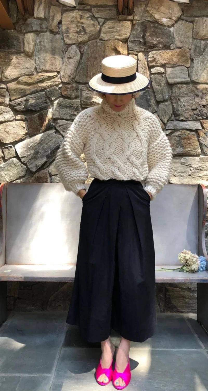 Cozy Wool Sweater - Fluffy Dreams Hand-Knitted Pullover, Warm Soft Knitwear Gift Idea von ConfidentOneOfficial