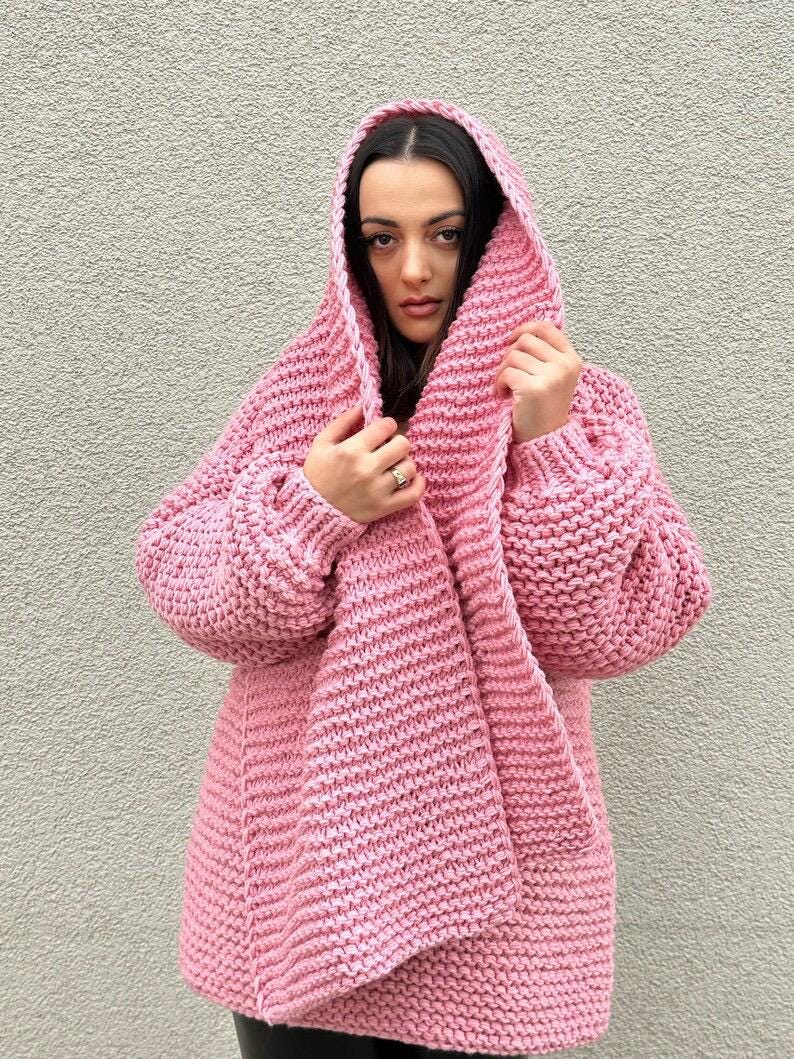 Oversized Woll-Handgestrickter Pullover - Chunky Dreams Mit Schal von ConfidentOneOfficial