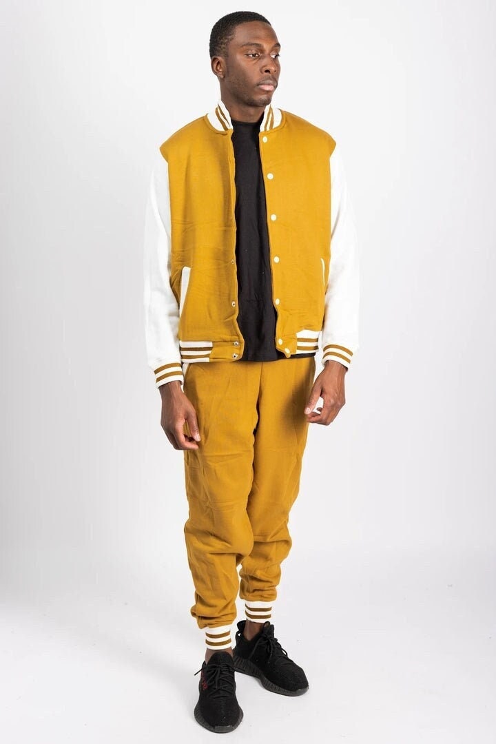 Unisex Varsity Jacke Stil Jogger Sweatsuit Set Geschenk Für Sie Oder Ihn Trainingsanzug von ConnectedClothingUsa