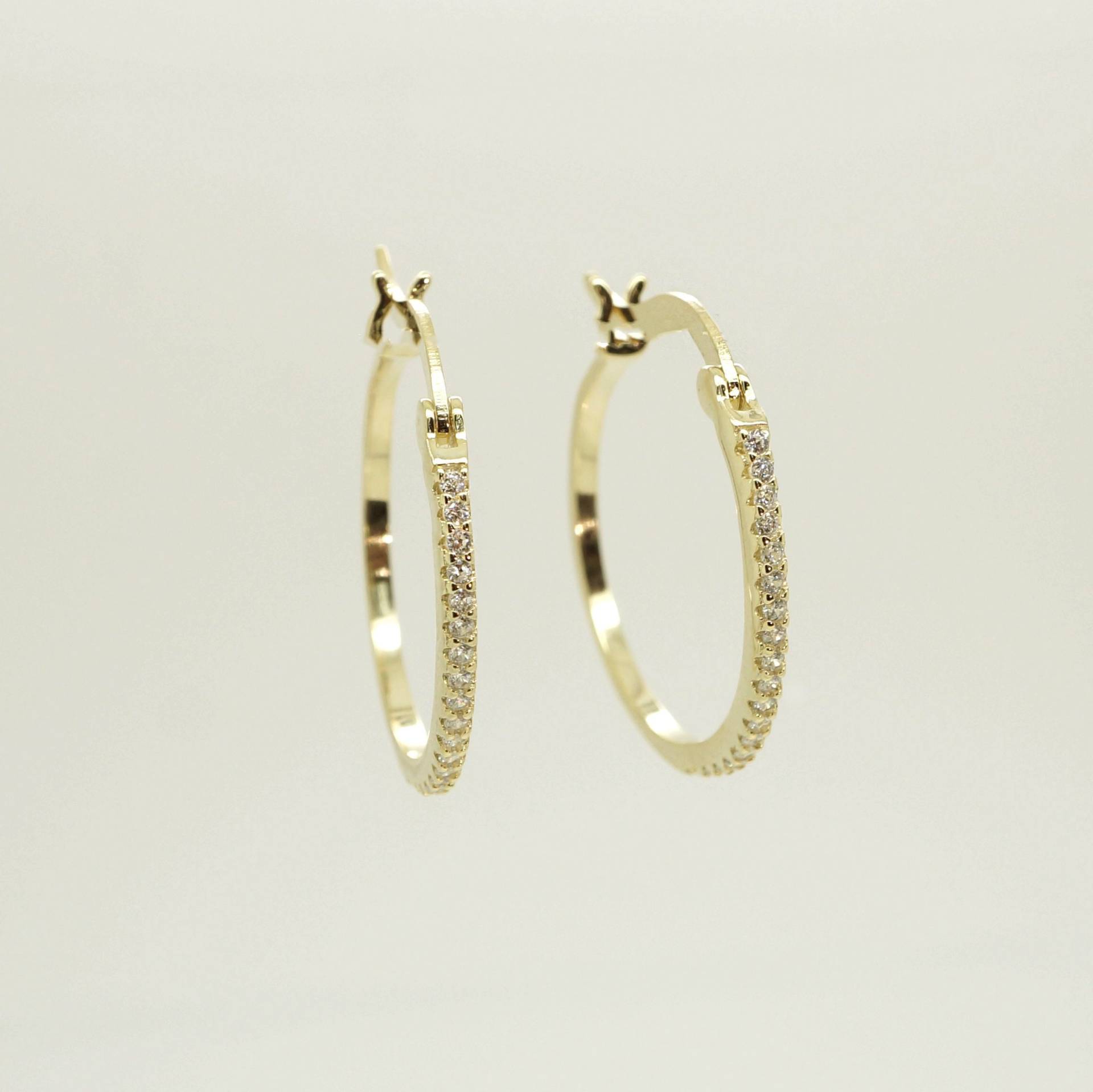 22 Mm Sterling Silber Cz Dünne Hoop Ohrringe 22 Mm Sterling Silber Cz Dünne Hoop Ohrringe von ConnieMoonJewelry