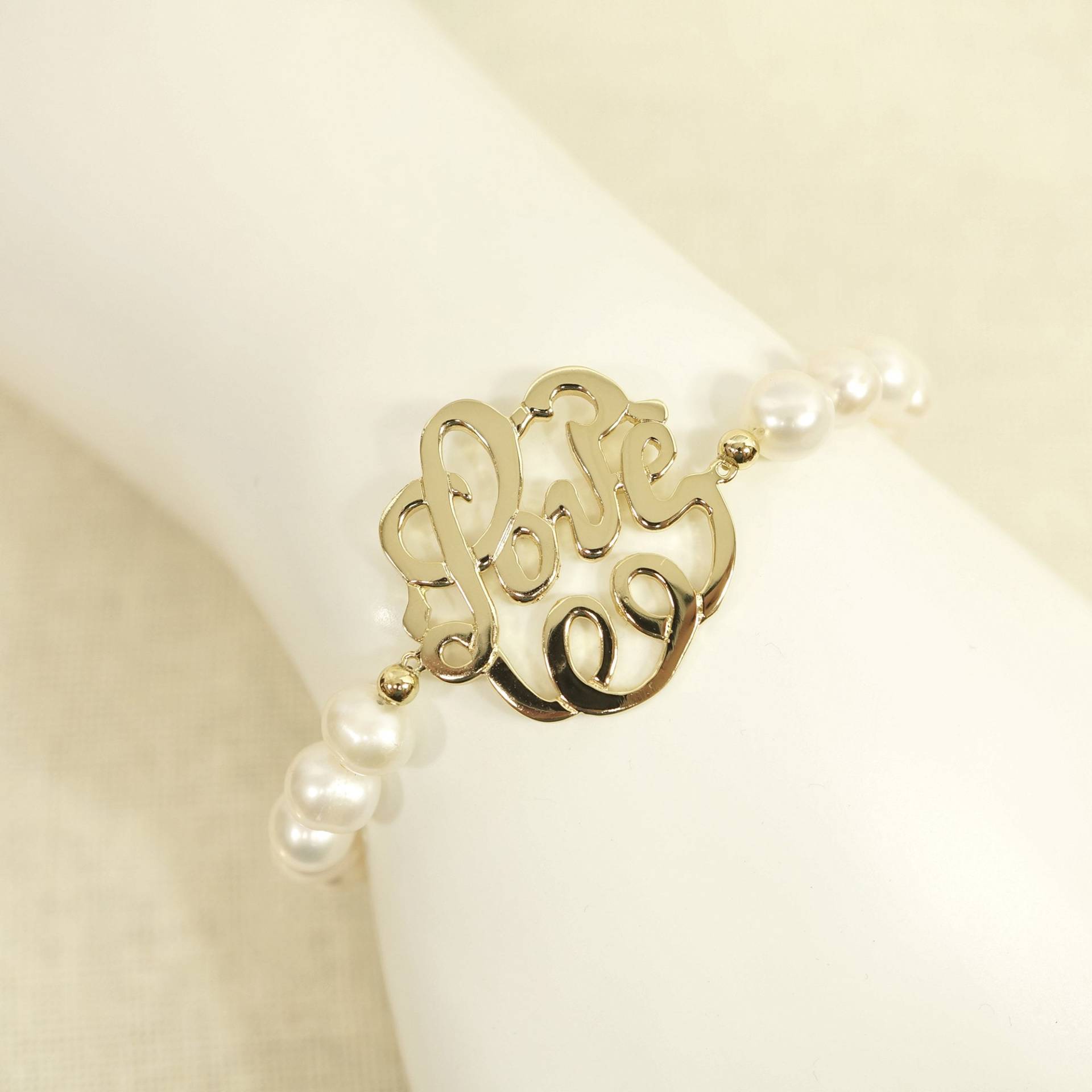 Liebe Monogramm Stil Süßwasser Perle Armband Liebe Monogramm Stil Süßwasser Perle Armband von ConnieMoonJewelry